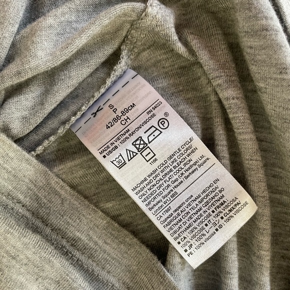 *NWOT* Banana Republic Long Sleeve Open Twist Back Top, Gray Marl - Picture 7 of 10